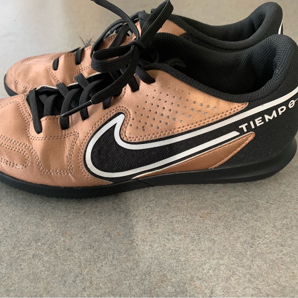Nike Tiempo Men's Black and Tan Athletic Shoes - Picture 3 of 5